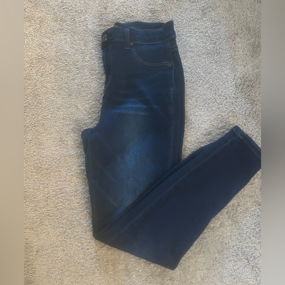 Women's 1822 Blue Jeans
Inseam 27 inches